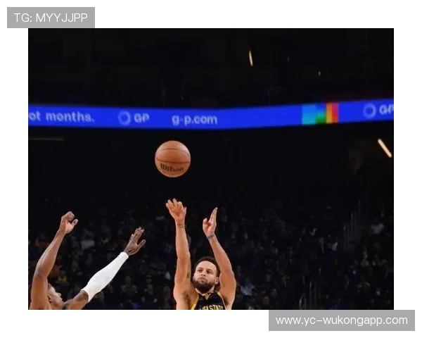 勒布朗挡拆制造错位拉开与库里得分结构差距