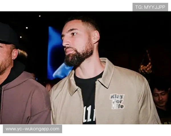 克莱·汤普森利用无球跑动拉开空间提升三分命中率差异明显