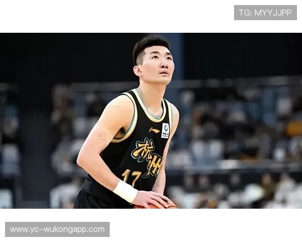 孙铭徽训练室外居然不是豪车堆满 而是三轮车旁边吃泡面？