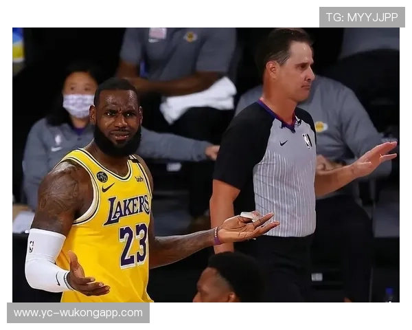 双方同时犯规怎么吹？NBA裁判现场判罚标准详解